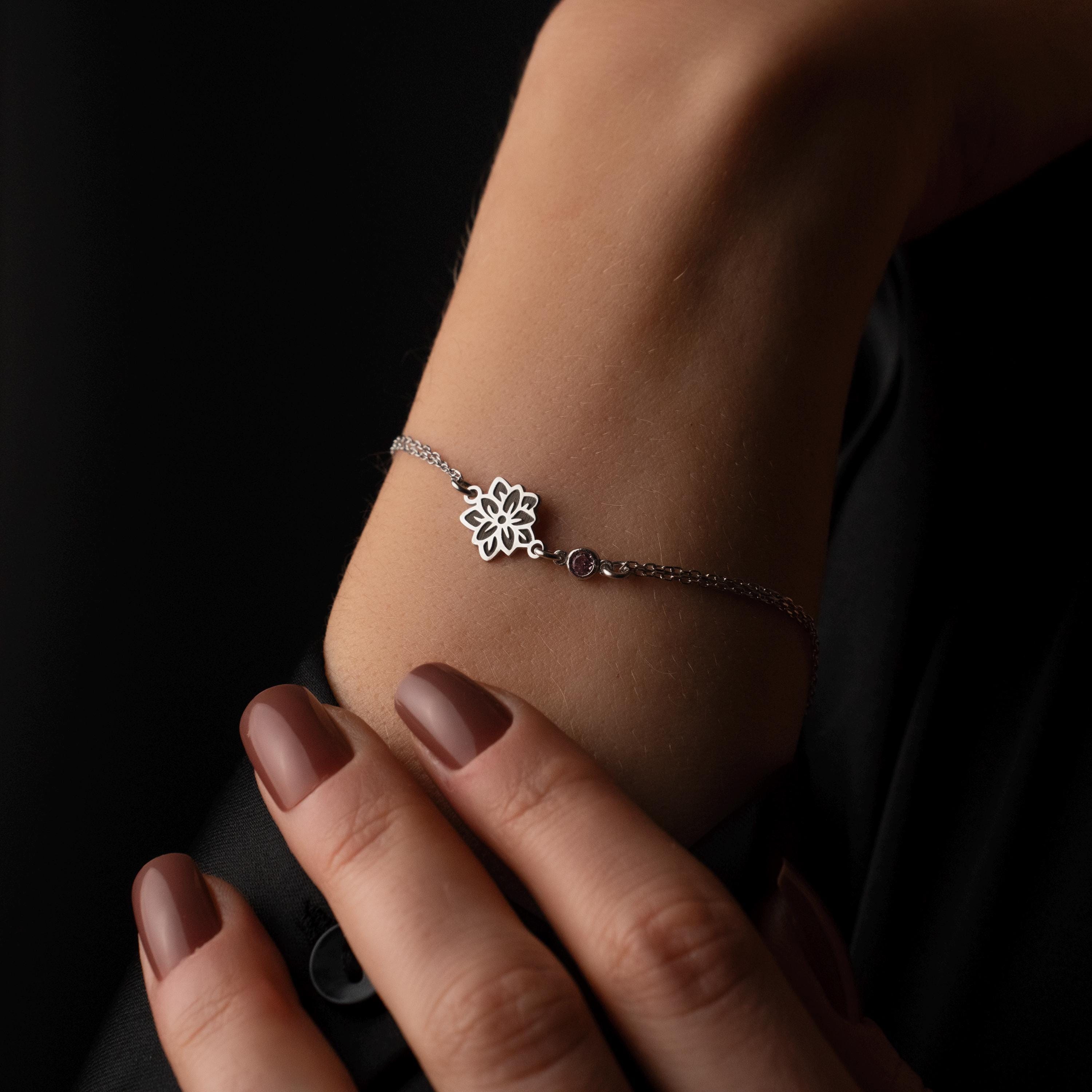 Custom Birthstone Floral Bracelet: Delicate Personalized Jewelry